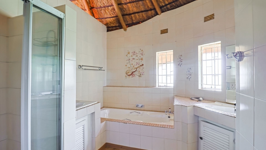 5 Bedroom Property for Sale in Protea Park North West